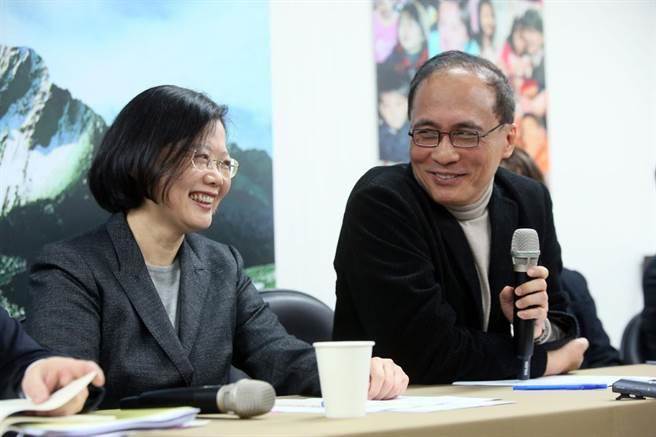 "獨派"大佬轟蔡當局人事安排錯亂:領導臺灣令人憂心 "獨派"大佬轟蔡當局人事安排錯亂:領導臺灣令人憂心