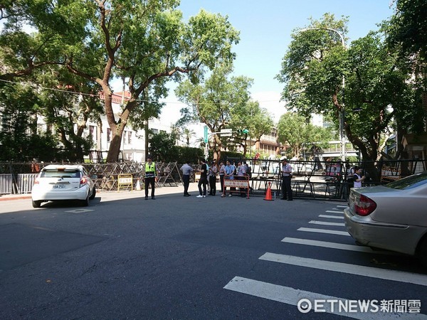 年金改革議案進入表決戰 臺“立法院”內外情勢緊繃 年金改革議案進入表決戰 臺“立法院”內外情勢緊繃