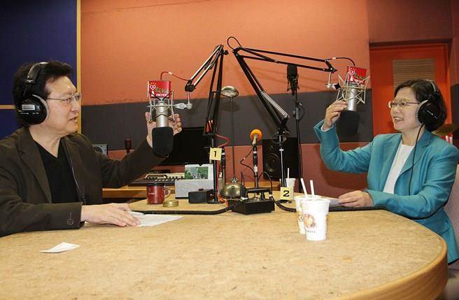 ��Ӣ�Ĉ���1�����g�x���ܹ�� ý�w��:��ֻʣ�ɗl·