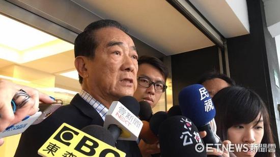 藍中常委酸親民黨"橘子變綠" 吁吳敦義找回失聯黨員 藍中常委酸親民黨"橘子變綠" 吁吳敦義找回失聯黨員