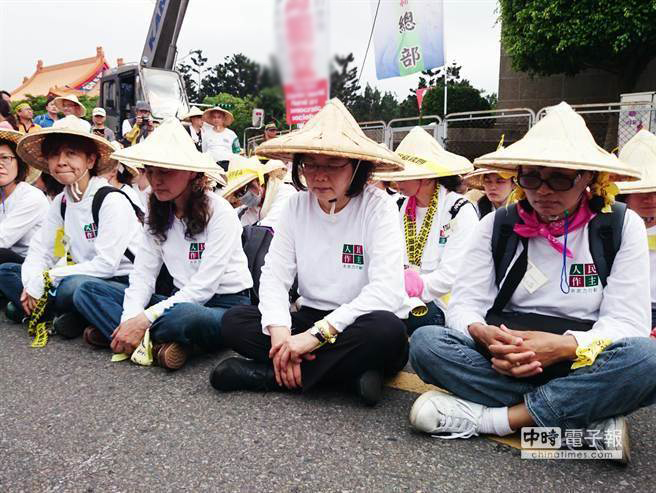 �_(t��i)ý��һ��(ch��ng)�_(t��i)�L(f��ng)�����Ӣ�ĵ��e�� �����l(shu��)ӑ����