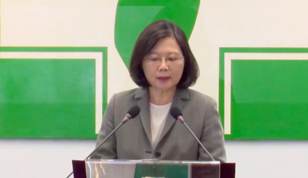 蔡英文對全臺停電說辭跟雄三誤射一樣 邱毅認為有鬼 蔡英文對全臺停電說辭跟雄三誤射一樣 邱毅認為有鬼