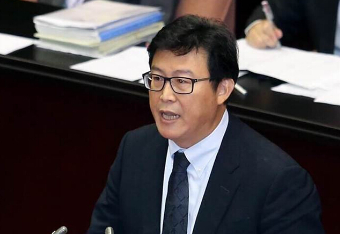 "綠委"姚文智確定選臺(tái)北市長 民進(jìn)黨恐難禮讓柯文哲 "綠委"姚文智確定選臺(tái)北市長 民進(jìn)黨恐難禮讓柯文哲