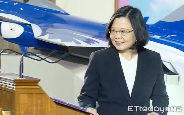 蔡英文稱兩岸不會(huì)走回威權(quán)老路 國(guó)民黨:比扁執(zhí)政還倒退 蔡英文稱兩岸不會(huì)走回威權(quán)老路 國(guó)民黨:比扁執(zhí)政還倒退