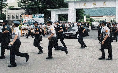 停課算什么! 蔡英文人肉盾牌影片曝光