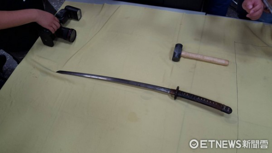 蔡英文“憲兵”遭砍傷 臺當(dāng)局維安猶如紙老虎? 蔡英文“憲兵”遭砍傷 臺當(dāng)局維安猶如紙老虎?