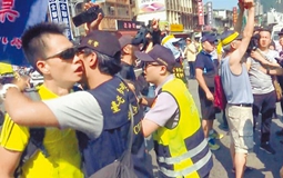 臺版《太陽的后裔》首播遇“尷尬死” 臺軍靠啥扭轉形象?【臺灣包袱鋪】