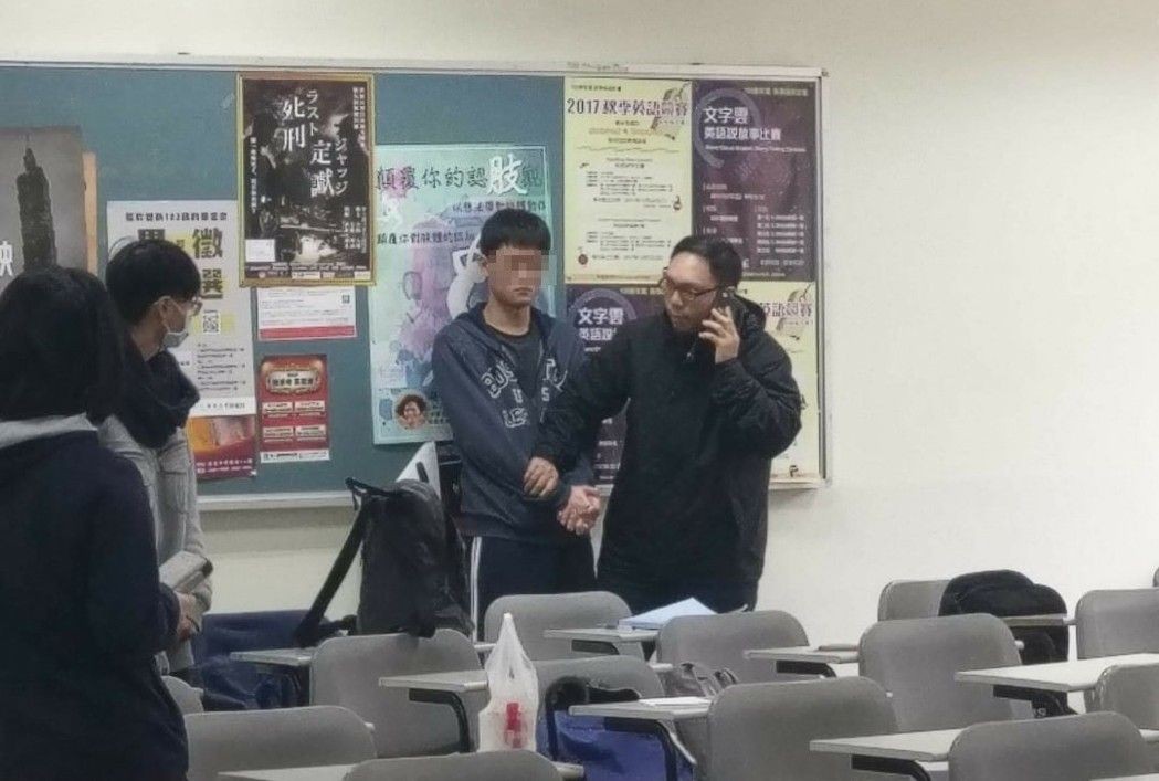 癡戀學妹5年遭拒 男大學生揮刀砍傷學妹 癡戀學妹5年遭拒 男大學生揮刀砍傷學妹