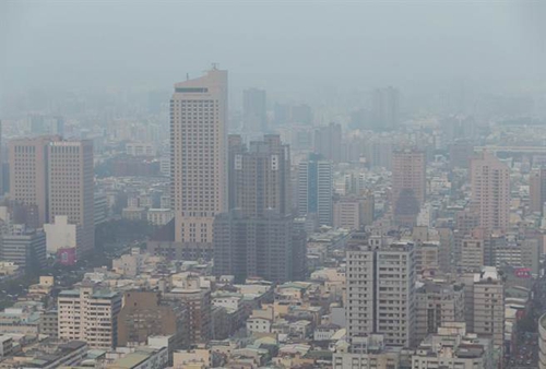 臺灣空污惡化蔡英文卻一意孤行 島內民眾高呼:做不好就下臺! 臺灣空污惡化蔡英文卻一意孤行 島內民眾高呼:做不好就下臺!