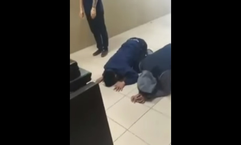 海陸蛙人酒駕撞死老農(nóng) 三天后到靈前下跪道歉 海陸蛙人酒駕撞死老農(nóng) 三天后到靈前下跪道歉