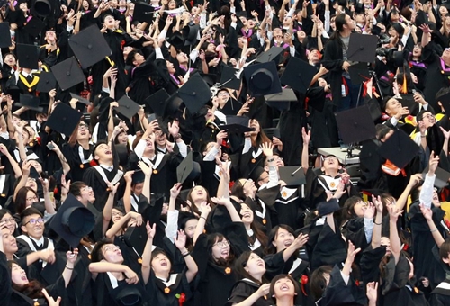 臺生教授出走大陸尋獲新天地 蔡當局執政下的臺灣高教奄奄一息 臺生教授出走大陸尋獲新天地 蔡當局執政下的臺灣高教奄奄一息