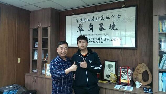 吐槽大會(huì):好人難做?大學(xué)生拾金不昧卻遭失主曝網(wǎng)肉搜 吐槽大會(huì):好人難做?大學(xué)生拾金不昧卻遭失主曝網(wǎng)肉搜