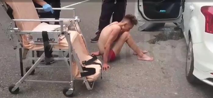 開車撞死騎士邊逃邊脫衣 裸男還作勢打路人、攔機車 開車撞死騎士邊逃邊脫衣 裸男還作勢打路人、攔機車