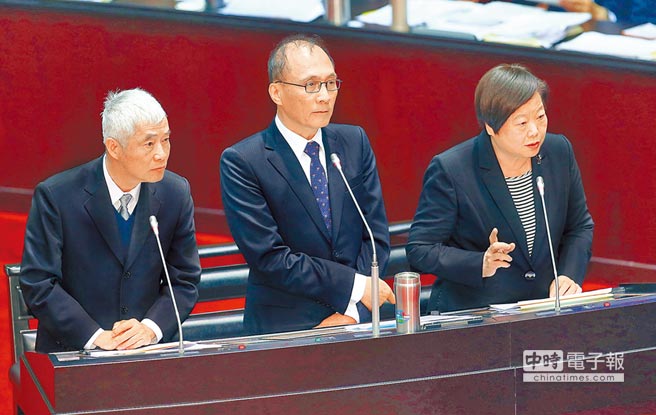 ����1������Ӣ�ı����N��,"��偂b"��ȫ����K����