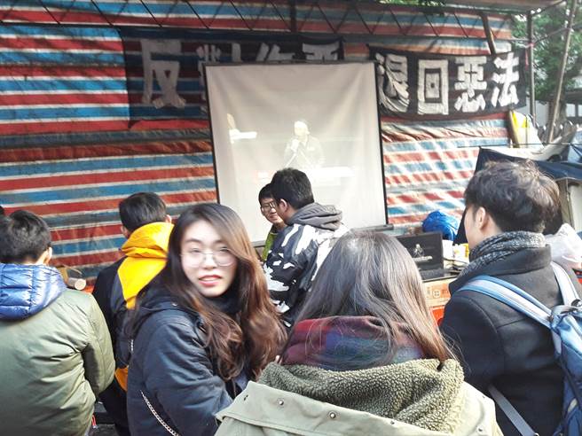 關心勞工?深感心痛?蔡英文被自己選前言論打腫臉 關心勞工?深感心痛?蔡英文被自己選前言論打腫臉