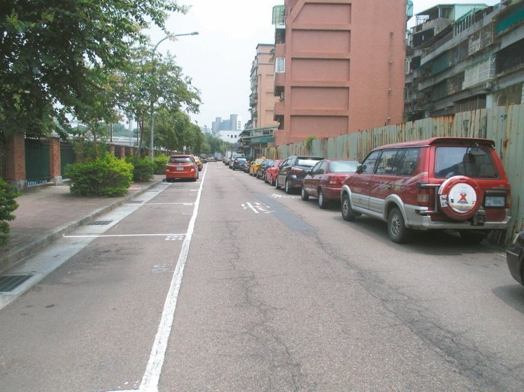 臺(tái)北停車位全面收費(fèi) 預(yù)估為市庫(kù)增加3.9億收入 臺(tái)北停車位全面收費(fèi) 預(yù)估為市庫(kù)增加3.9億收入