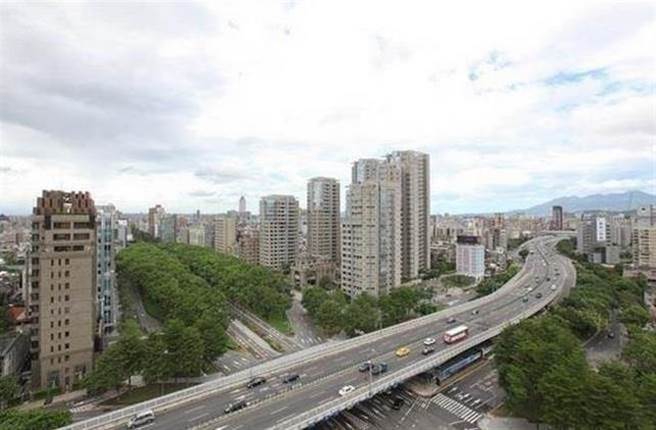 臺(tái)北房?jī)r(jià)跌幅全球居首 媒體指蔡英文恐讓房市更慘 臺(tái)北房?jī)r(jià)跌幅全球居首 媒體指蔡英文恐讓房市更慘