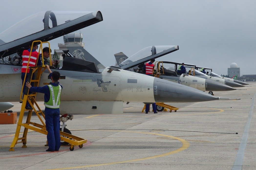 �R������ÿ������̶��������x�΄���