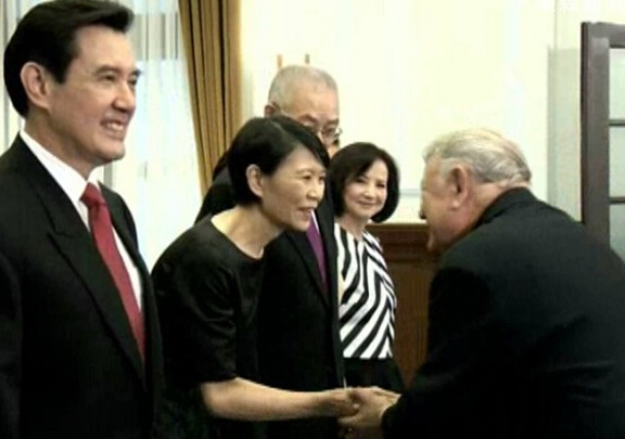 �����Ƕ��x���˲������ĺڰ����g�l�y�����������r���� ���_ý�D��