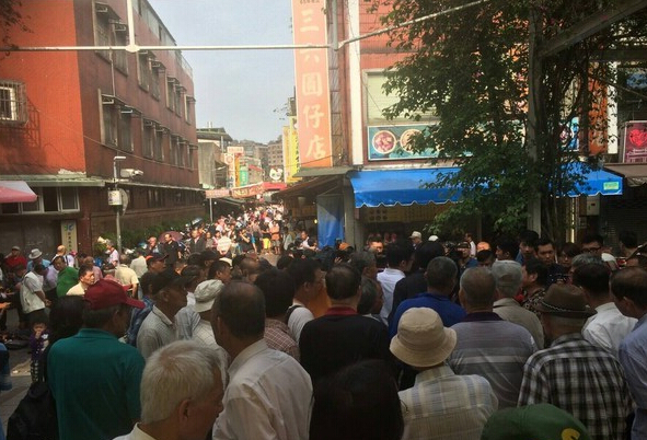 ���{���@�l���̚������󣬬F��ӿ�M���������[�񱊡����|ɭ���D ӛ�ߌO�����z��