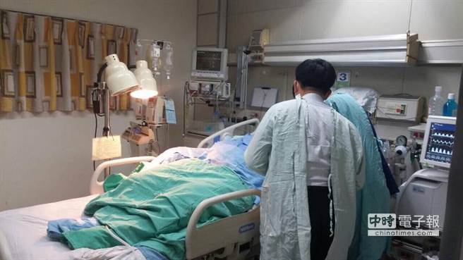 臺灣粉塵爆炸后續:一李姓傷員待母到院后拔管 臺灣粉塵爆炸后續:一李姓傷員待母到院后拔管
