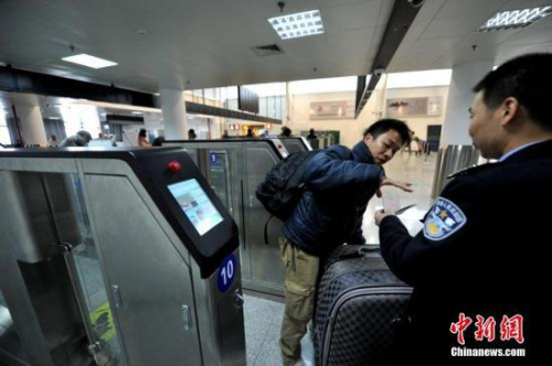 臺胞免簽注今起實施 電子臺胞證排除干擾年內推出 臺胞免簽注今起實施 電子臺胞證排除干擾年內推出