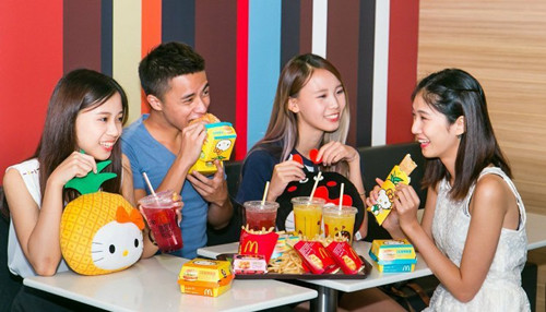 麥當勞餐盤要不要自己收?網友:臺灣人奴性重