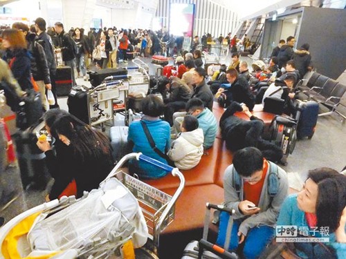 臺灣春運恐出現瓶頸高鐵喊罷工桃園機場塞爆(圖)