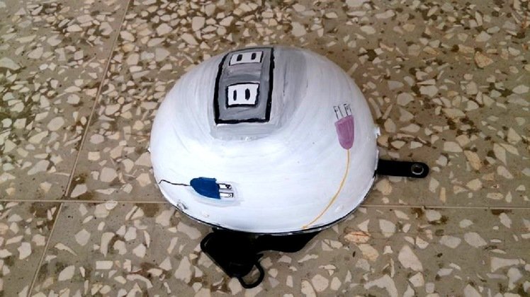 櫻花、瓢蟲、蜘蛛網(wǎng) 臺(tái)灣中學(xué)生彩繪安全帽超吸睛(圖) 櫻花、瓢蟲、蜘蛛網(wǎng) 臺(tái)灣中學(xué)生彩繪安全帽超吸睛(圖)