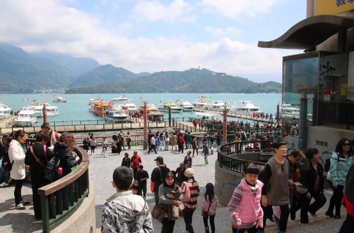 日月潭附近6家餐廳和旅館在安全及質量方面存在問題,而這幾家店面都是以往大陸游客最常光顧的地方,坑了不少大陸游客 日月潭附近6家餐廳和旅館在安全及質量方面存在問題,而這幾家店面都是以往大陸游客最常光顧的地方,坑了不少大陸游客