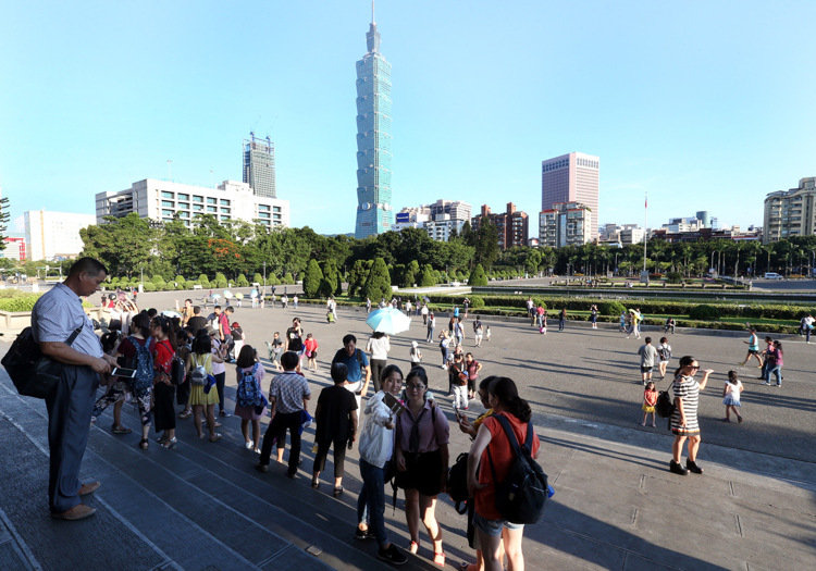 臺當局提分流救觀光遭業者嗆:量都不夠分什么流? 臺當局提分流救觀光遭業者嗆:量都不夠分什么流?