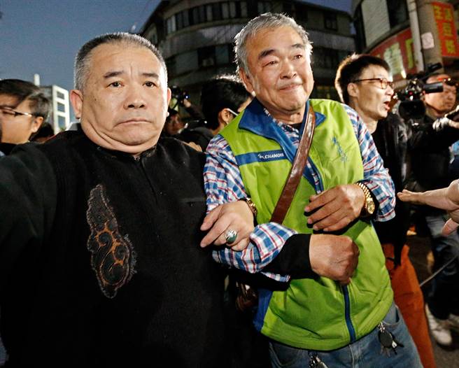 臺(tái)灣游覽車事故第5天 出事旅行社負(fù)責(zé)人出面道歉 臺(tái)灣游覽車事故第5天 出事旅行社負(fù)責(zé)人出面道歉