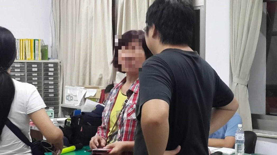 臺(tái)灣阿羅哈客運(yùn)事故致多人傷亡 海軍士官回營途中遇難 臺(tái)灣阿羅哈客運(yùn)事故致多人傷亡 海軍士官回營途中遇難