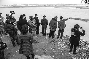 ���I(xi��n)�ҡ����г��y�����c(di��n)�ҵ� ռ�ذ��fƽ��