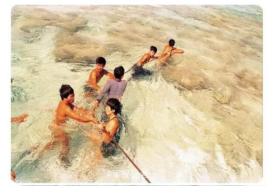 副軍長講述南海守礁生活:狗上礁三個月后就瘋了 副軍長講述南海守礁生活:狗上礁三個月后就瘋了