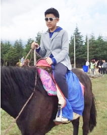 1��29�������������f���ö��Ε��h�_Ļ���ڕ�������һλ�������������t�I�������������˸�����Pע���@λ����������������һ��14�q�ĳ����W�����˴������������������������ϯ���f���h�����ڈF��ί�����ˆT���ܱ��������ӛ�߲��L�r��ʾ��������ϯ�ˆT��������Ҫ���� ���h���ݣ������c��ʽ�ĕ��h���̡�֮�������]��������������탞����