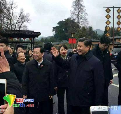 2月2日,南方“小年”。習近平到江西井岡山看望人民群眾。