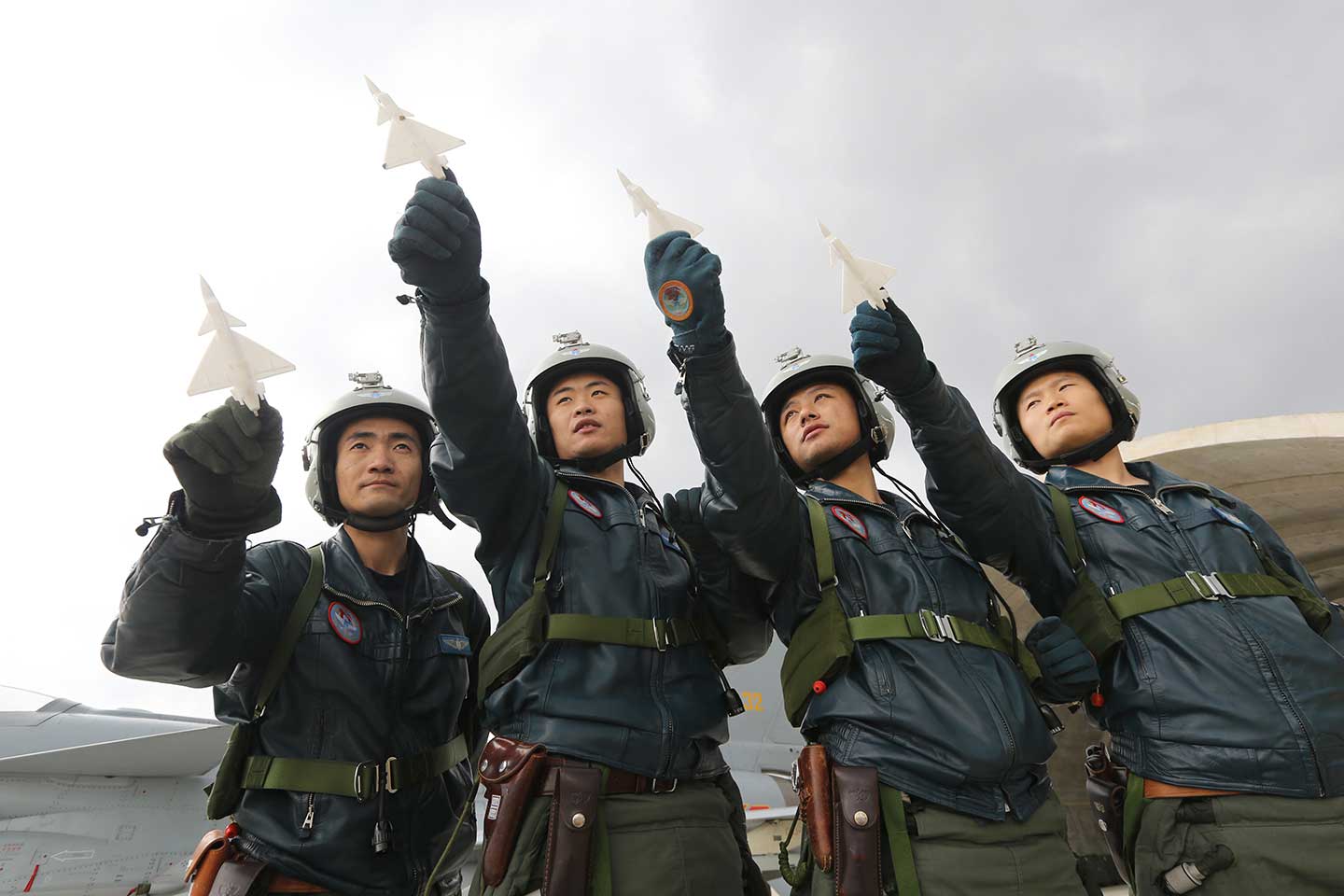 步佳文與戰友在一起 步佳文與戰友在一起