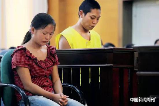 2014��8��26�գ��ĳĳ��������ɽ���ˣ���������ĳĳ������ʯ�ֿh�ˣ����[�x�飬��һ�q��˂��´���H��Ů���u�����ϡ��º�����E�������ĳĳ�󾯣����˾��������й��u��ͯ��ĳĳ����̎����ͽ��3�꣬����4�꣬��̎�P3000Ԫ��Ů��Ҳ���һء��D��CFP