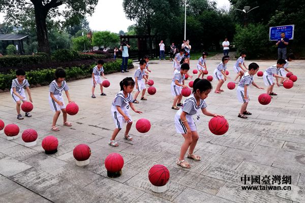 ȫ��(gu��)�W(w��ng)ý�۽��������� �_���Ļ�֮��̽���vʷ���N(y��n)