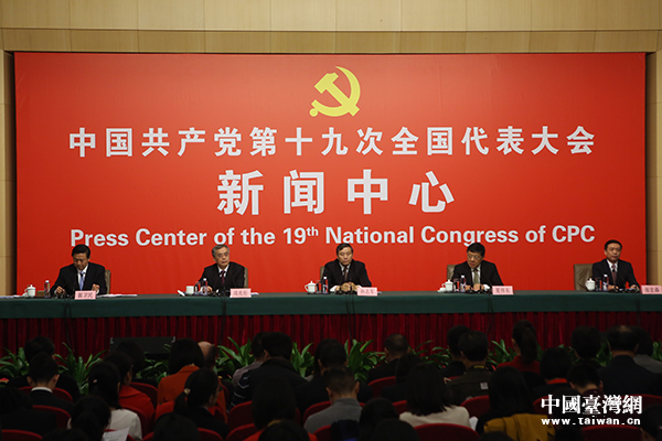 文化部:"十三五"將培訓10萬非遺傳承人 78所高校參與 文化部:"十三五"將培訓10萬非遺傳承人 78所高校參與