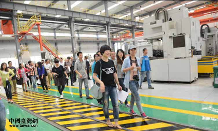 全國(guó)網(wǎng)絡(luò)媒體寶雞行記者們走進(jìn)寶雞石油機(jī)械公司 全國(guó)網(wǎng)絡(luò)媒體寶雞行記者們走進(jìn)寶雞石油機(jī)械公司