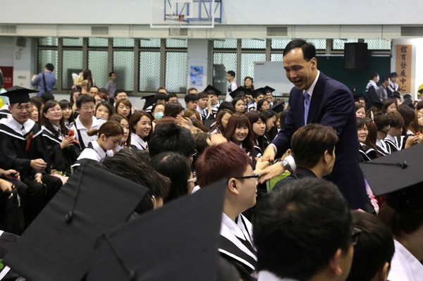 ��������ϯ���I��Y�������W����ǧ�f��Ҫ����