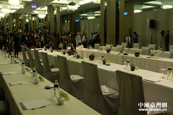 臺(tái)灣民調(diào):6成5上班族認(rèn)為工時(shí)過長 大眾傳播也居首 臺(tái)灣民調(diào):6成5上班族認(rèn)為工時(shí)過長 大眾傳播也居首