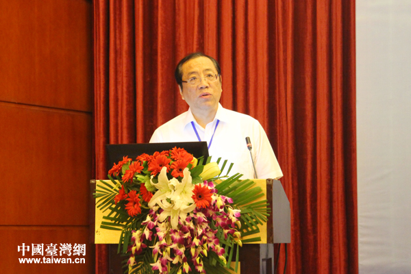 海峽兩岸關(guān)系法學(xué)研究會(huì)副會(huì)長(zhǎng)張?zhí)K軍在閉幕式上致辭。 海峽兩岸關(guān)系法學(xué)研究會(huì)副會(huì)長(zhǎng)張?zhí)K軍在閉幕式上致辭。