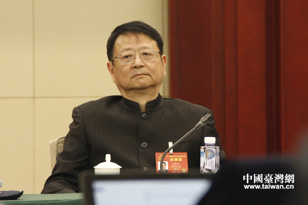 ����򣺌����������x����ɰ�������С��Ҫ���f������