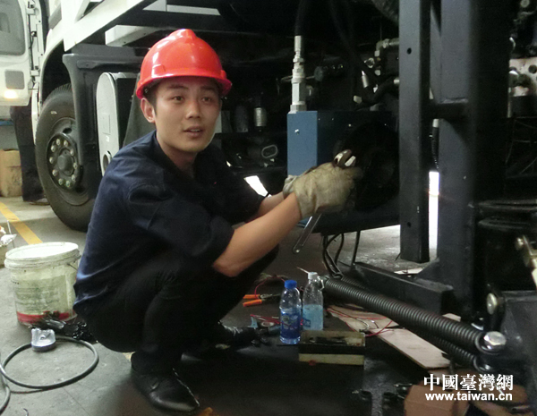 ���Ϻ��������������r�񹤵Ą���С�l����Q������y�}