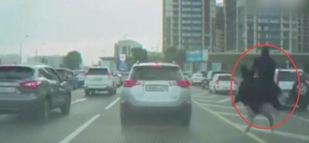 �����T�r�B���j��܇ ����˾�C������ɵ��