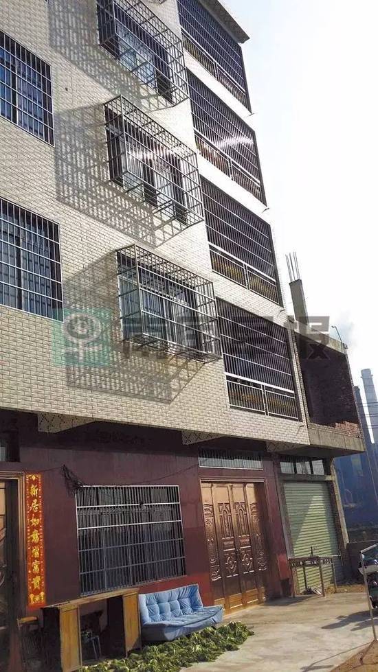  �����¼҄����ķ��ӡ�