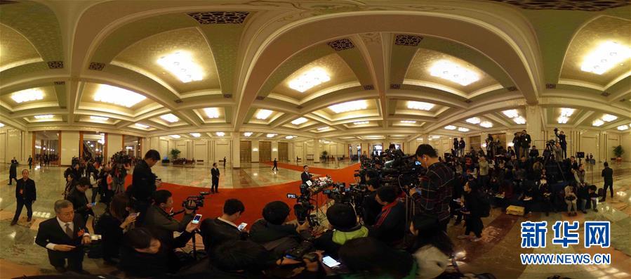 ���ɕ����˴��]Ļ��360�ȿ��ɕ�